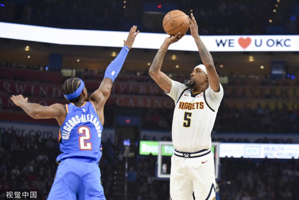 反应更加自 反应更加自